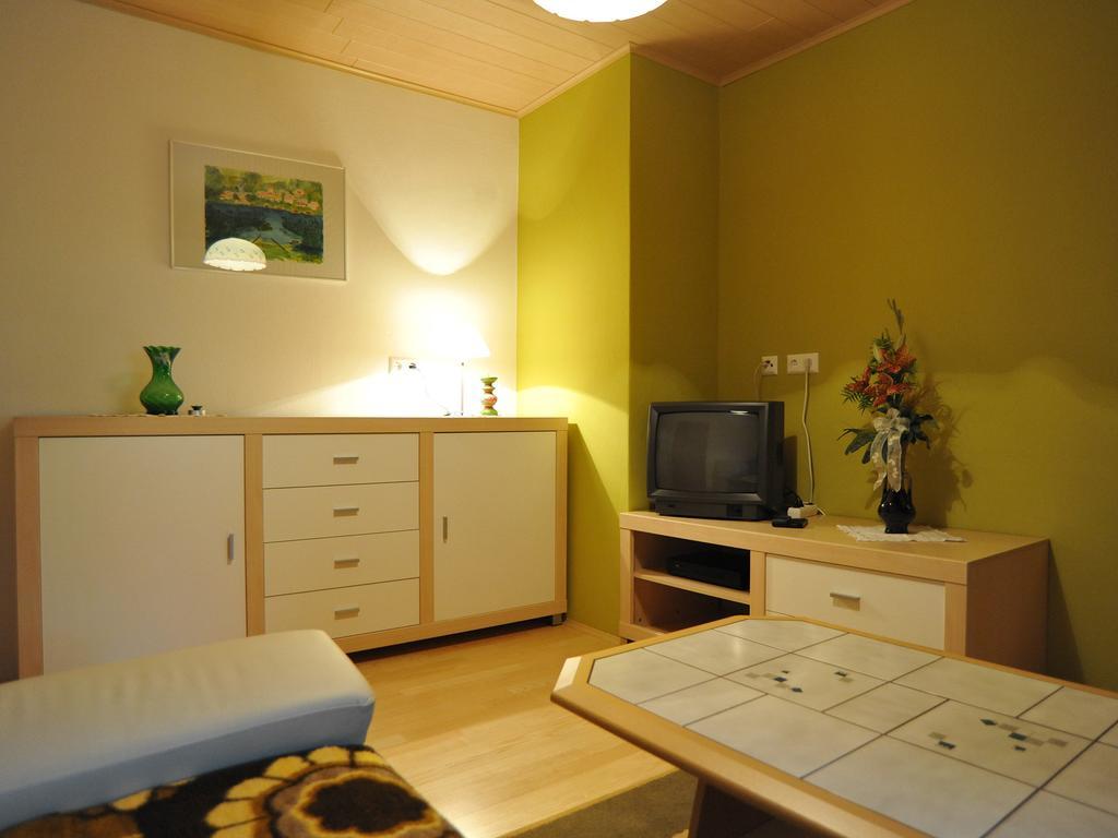 Ferienhaus Nickl Weißbriach Szoba fotó